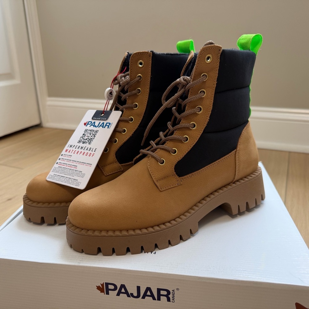 Women’s Pajar Canada Boots size 8